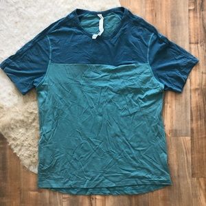 Lululemon Men’s T-shirt - Size M